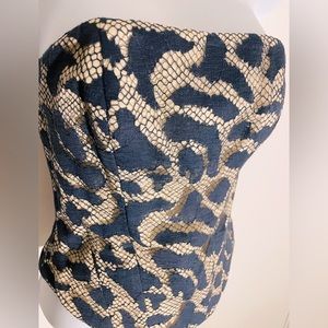 Lover corset in blue print fishnet overlay